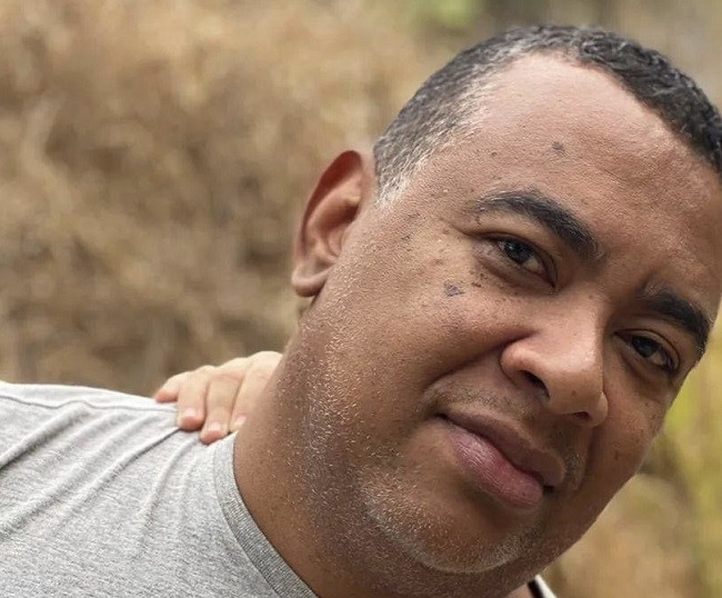 Aladir Nevington, um dos maiores locutores de Além Paraíba consolida sua importância para o Rádio como principal nome da Rádio FM 102