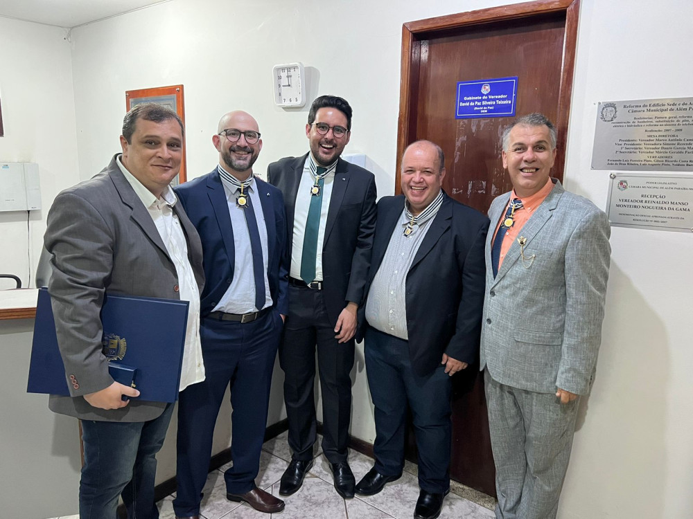 Vereadora homenageou com mais importante Comenda outorgada pelo Município a dois dos maiores Advogados de Minas e do Brasil