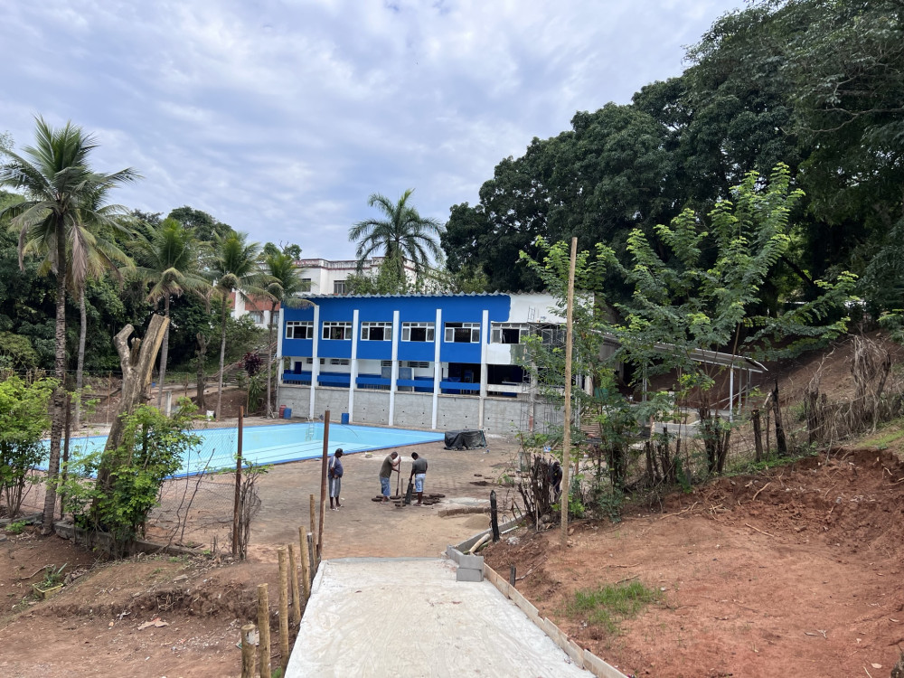 Antiga piscina do Colégio Além Paraíba agora é Piscina Sol e Lazer. Totalmente reformada, a inauguração acontece dia 16 com vários shows