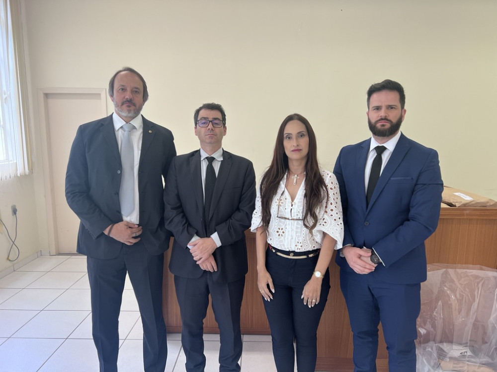 Promotores de Justiça concedem entrevista ao Jornalista Dauro Machado explicam as ações contra ex gestores, médicos e funcionários do Hospital e apontam robustas provas de enriquecimento ilícito, desvio de recursos e outros possíveis ilícitos.