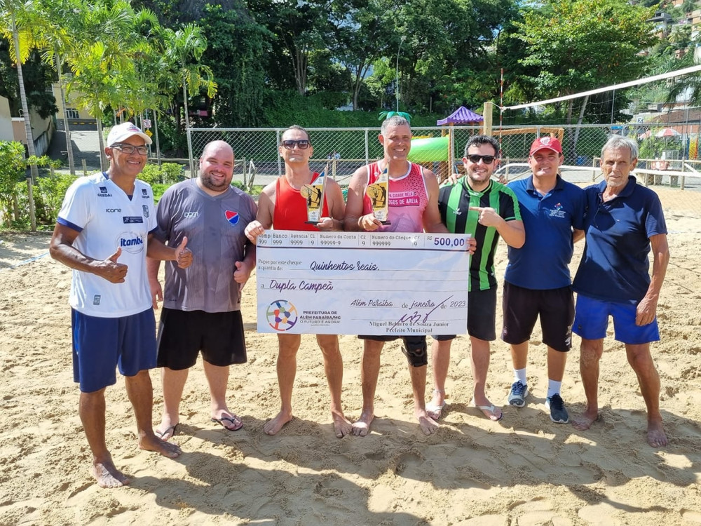 Primeiro domingo do Vassourão Fest Verão teve aulão de zumba e torneio de vôlei de areia com prêmios aos campeões