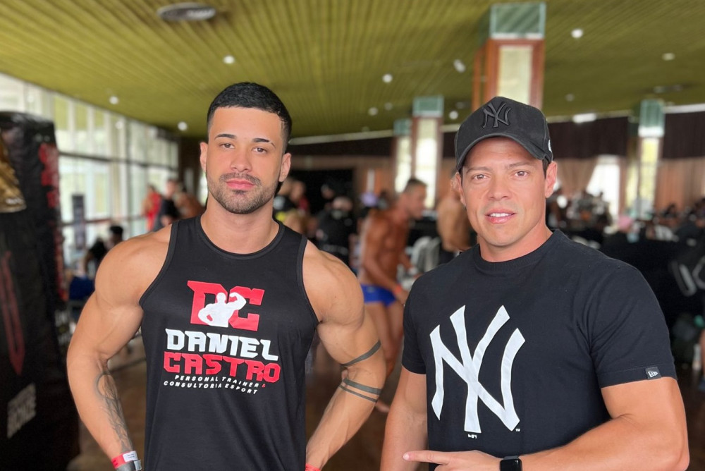 Prefeito cumprimenta Atleta e Treinador Além-paraibanos por participação em evento de fisiculturismo