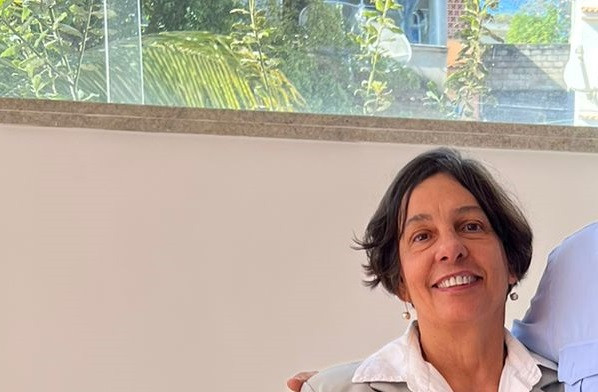 Wanda Morais recebe convidados em café da manhã comemorativo aos 40 anos de existência de seu escritório de contabilidade