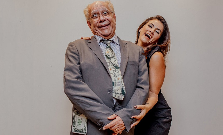 Oportunismo de pré candidato a Prefeito salta olhos quando o mesmo comparece em cultos evangélicos, eventos populares como Carnaval e tenta se misturar junto ao povo que sempre tratou com desdém