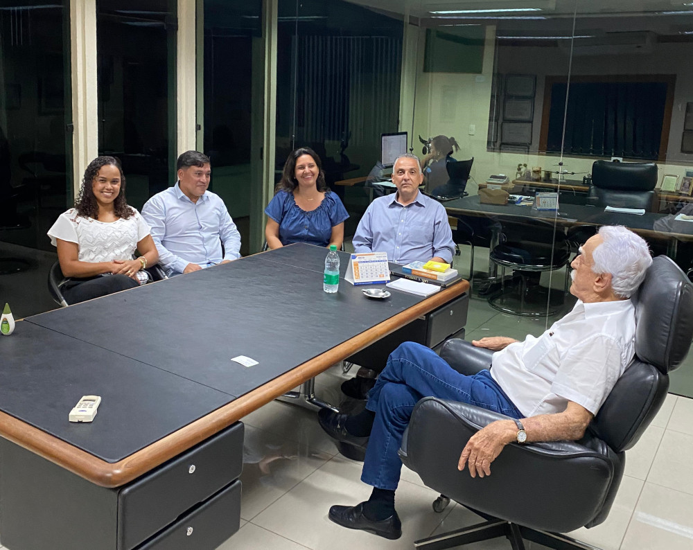 Hoje, Dia Internacional da Mulher, Luciana Galhardo lança oficial sua pré candidatura a Prefeita, as 18 horas, no Clube Carlos Gomes