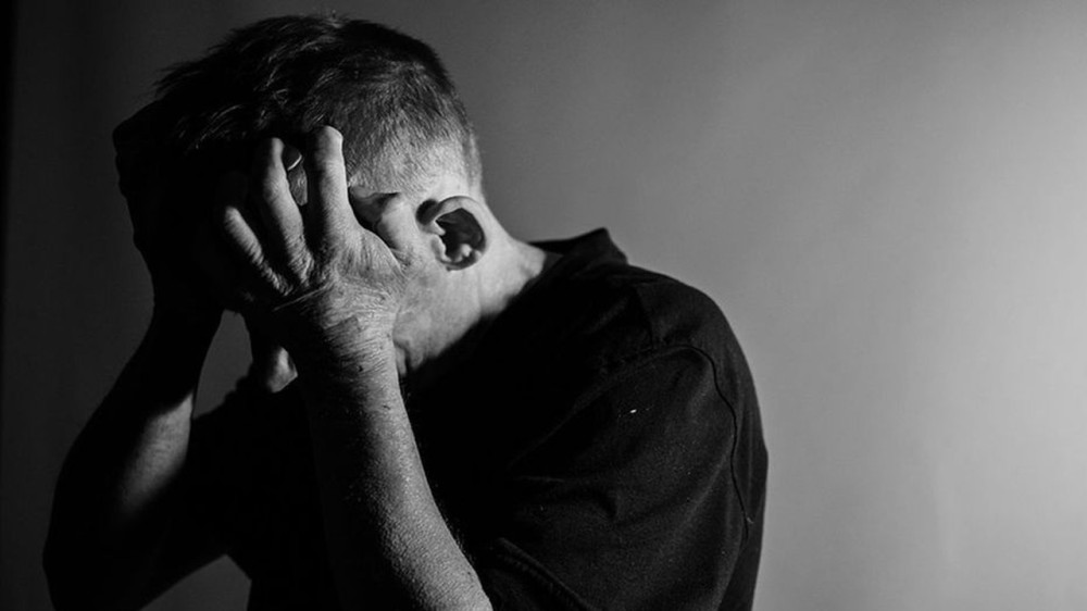 Além Paraíba ainda lamenta a morte de jovem que se jogou da ponte. É preciso ficar atento aos sinais