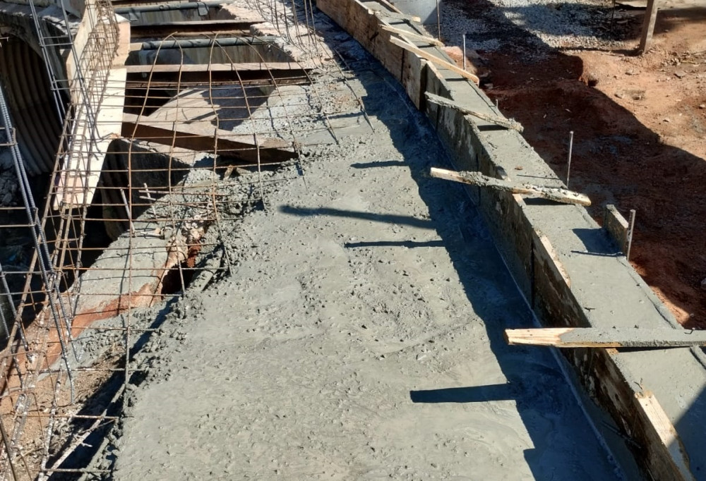 Com alargamento da via e das calçadas, obra da ponte da Ilha do Lazareto prossegue