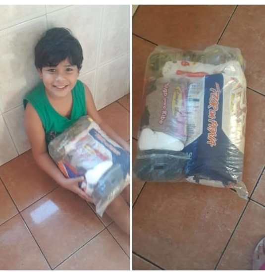 Prefeitura distribui cestas básicas para 3.000 alunos das escolas municipais que estão sem aulas