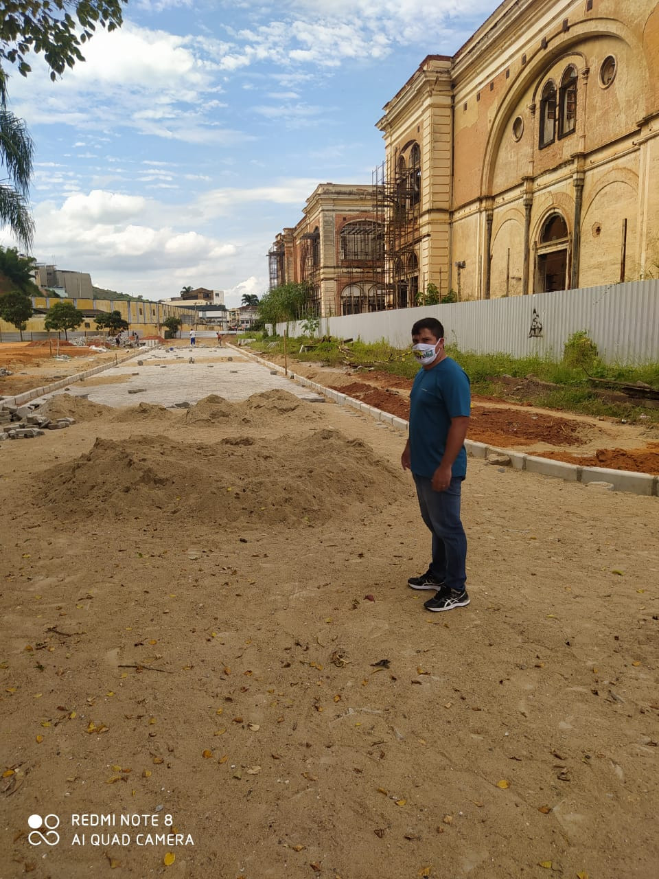 Prefeito visita obras do 