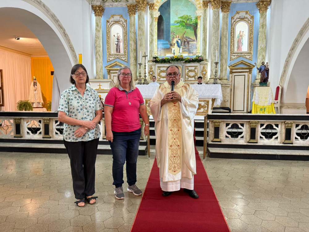 Irmãs dos Santos Anjos participaram de Missa por Alma da Reverenda Irma Conceição PInto Ferreira na Matriz de São José. Jornalista Dauro prestou homenagens a Religiosa