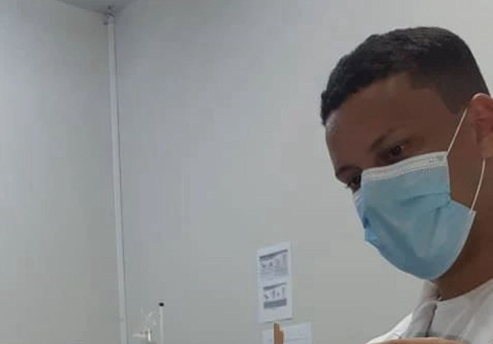 Enfermeiro do Hospital Kleverson Coelho diz ter sido demitido por ser amigo do Vereador Mateus e por perseguição política. Duvida-se que o Prefeito saiba de tal fato