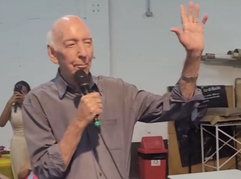 COMUNIDADE EVANGÉLICA EM FESTA: PASTOR PLÍNIO DE PAULA COMPLETA MAIS UM ANO DE VIDA EM PLENA ATIVIDADE