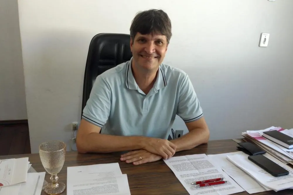 Prefeito extinguiu a Secretaria de Transportes e transformando-a em Departamento