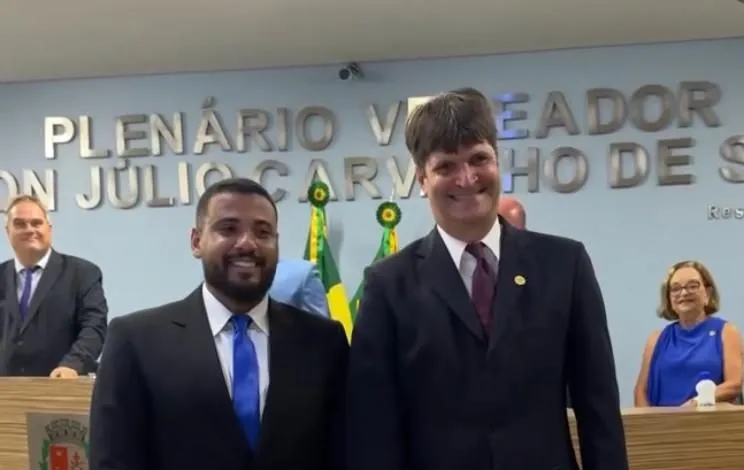 FELIPE VERIDIANO: COMPETÊNCIA, DEDICAÇÃO E CONFIANÇA À FRENTE DO GABINETE DO PREFEITO DE ALÉM PARAÍBA