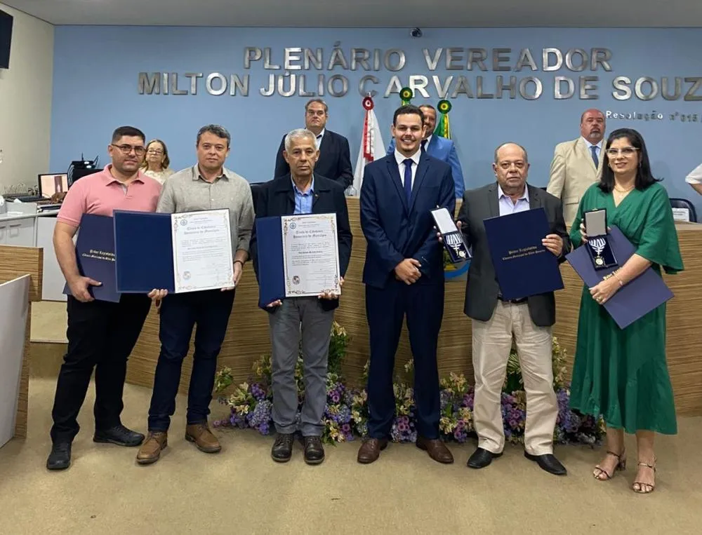 VEREADOR FÁBIO NETO PRESTOU HOMENAGENS A PERSONALIDADES EM 28 DE SETEMBRO