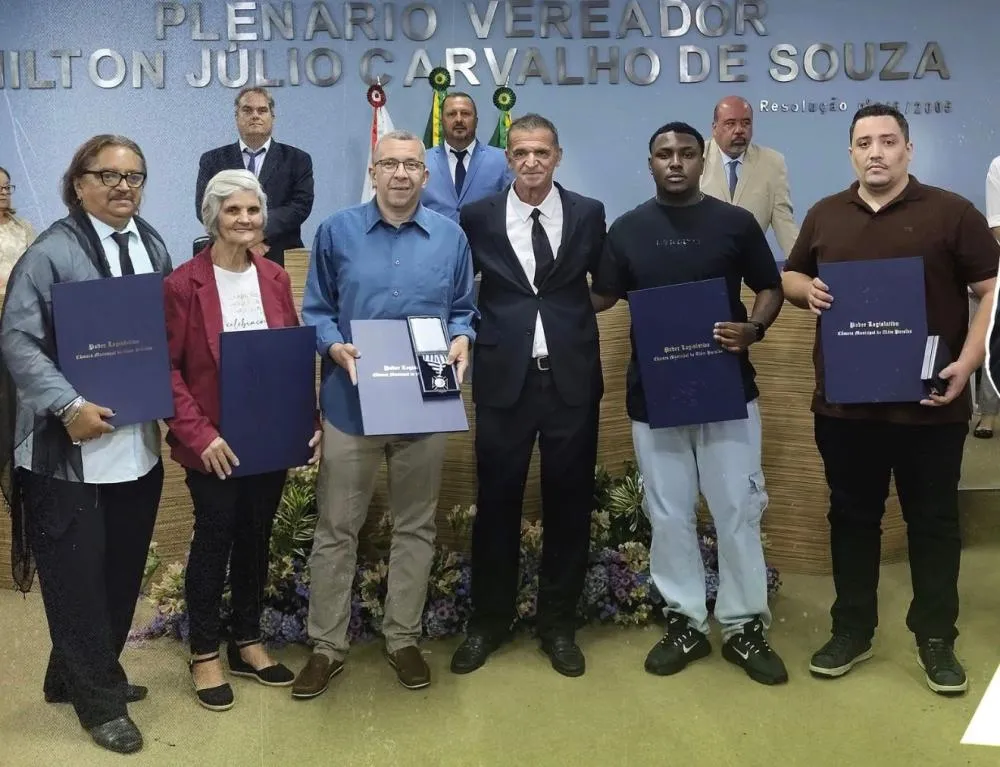 VEREDOR CRIOLO PRESTA HOMENAGENS A ESTIMADOS E QUERIDOS ALÉM-PARAIBANOS