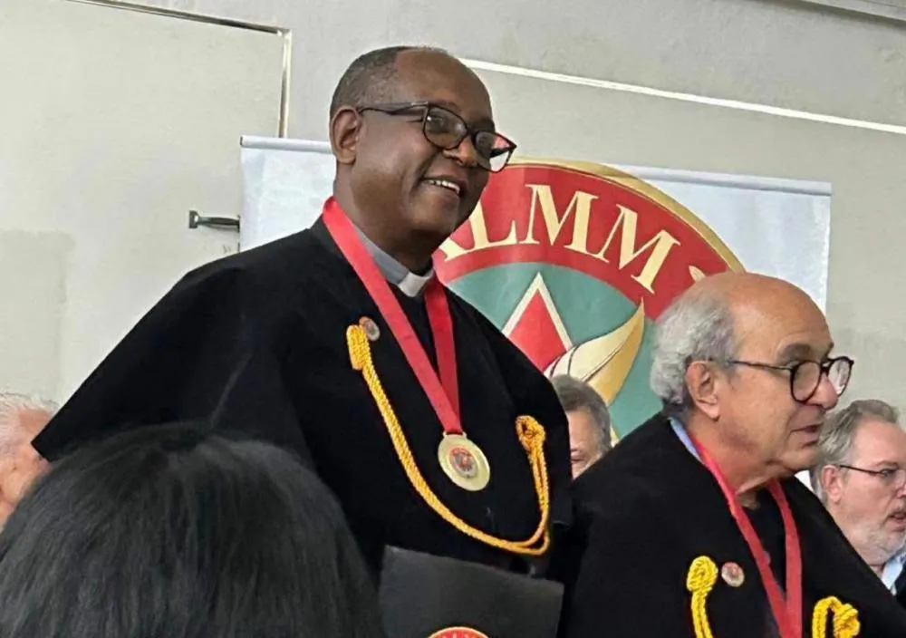 PADRE ALÉM-PARAIBANO TOMA POSSE NA ACADEMIA DE LETRAS DE JUIZ DE FORA