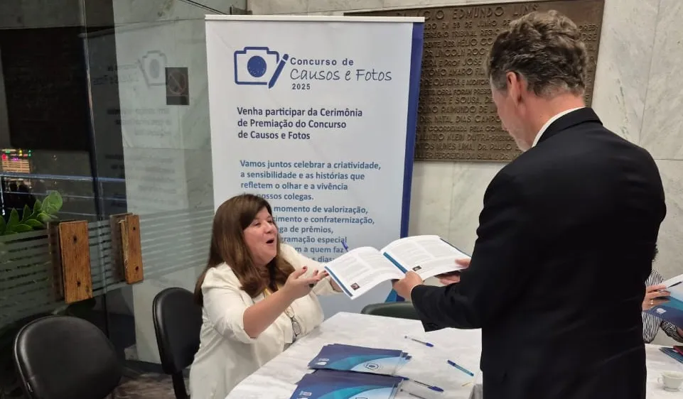 CARLA CASSARO FARAGE É DESTAQUE EM PREMIAÇÃO DO TRE-MG