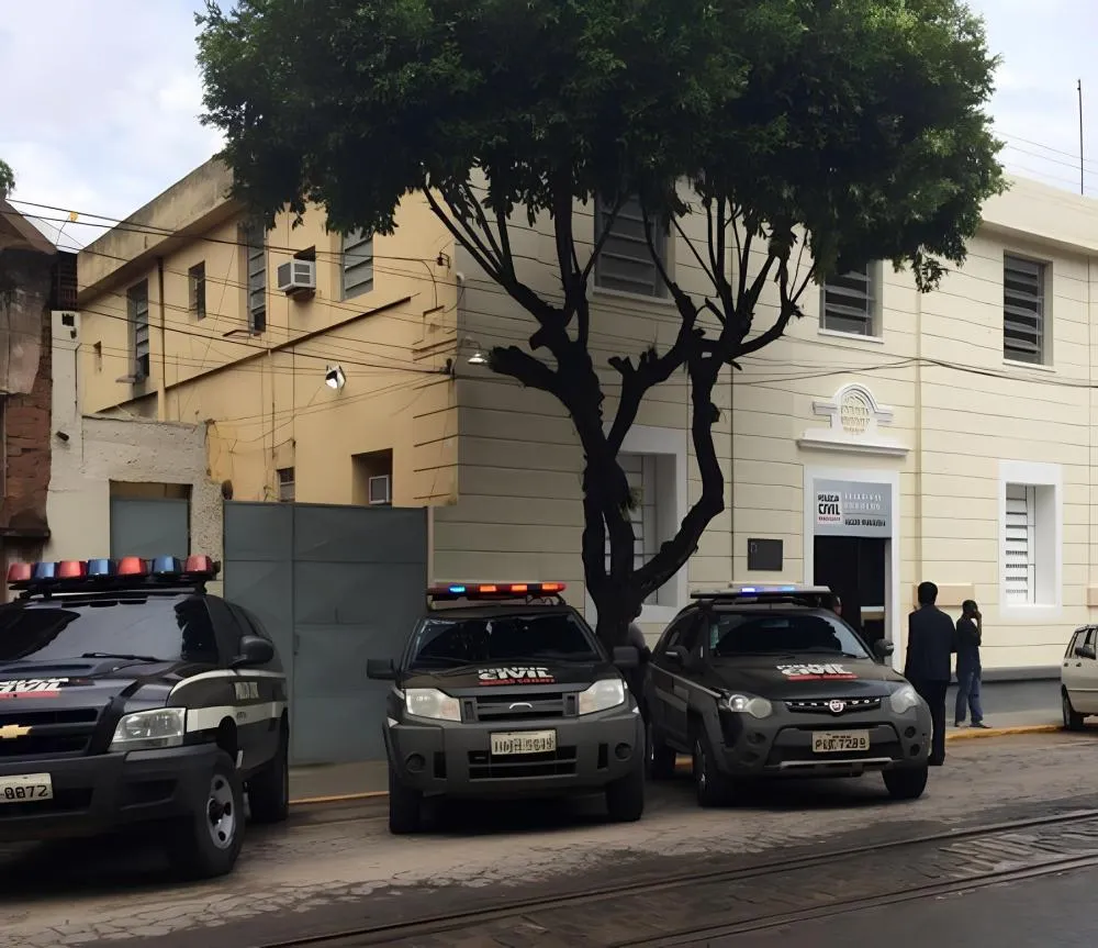 PROMOTOR DE JUSTIÇA AFIRMA QUE TRABALHA PARA FIM DO PRESÍDIO EM ALÉM PARAÍBA