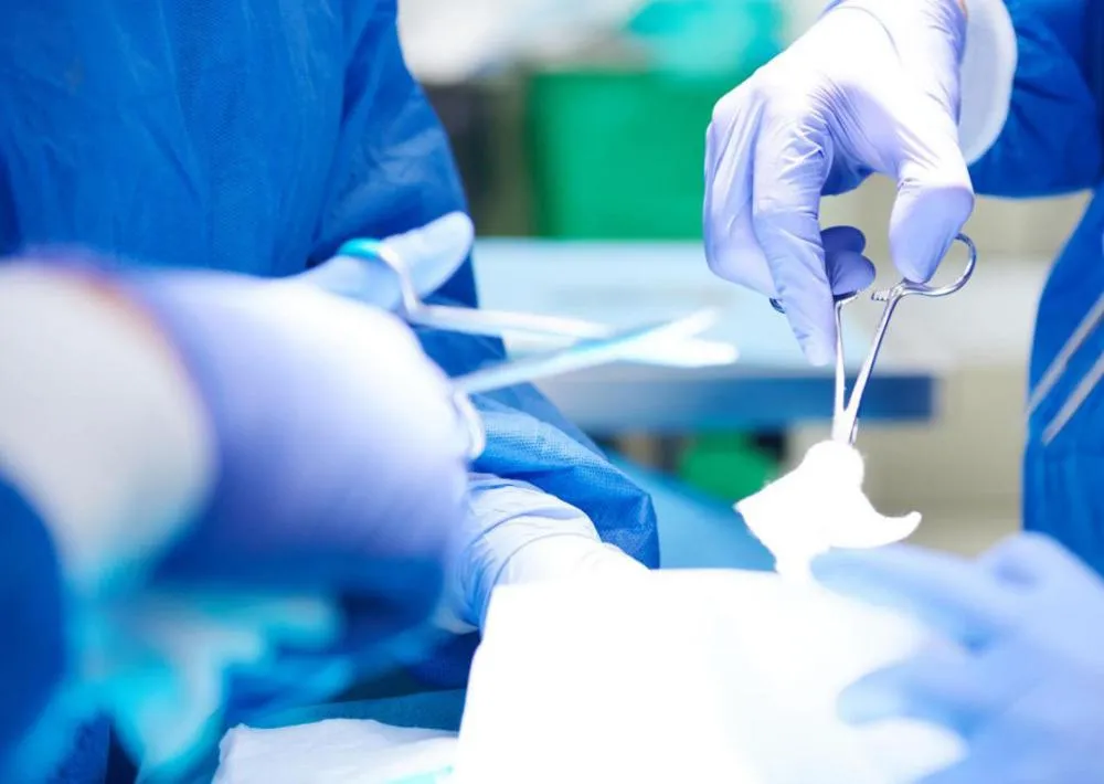 JOVEM VÍTIMA DE BALA PERDIDA NO ÚLTIMO DOMINGO (9) SERÁ OPERADA HOJE EM MURIAÉ