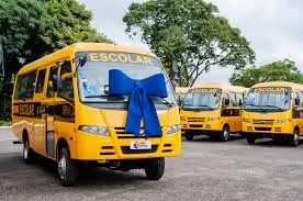 ÔNIBUS ESCOLAR ZERO KM FICA PARADO APÓS BLOQUEIO DE EMENDAS PIX PELO STF