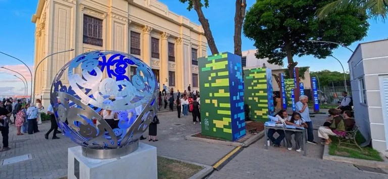 BRASIL CRIA MEMORIAL DA PANDEMIA EM HOMENAGEM ÀS MAIS DE 700 MIL VÍTIMAS DA COVID-19