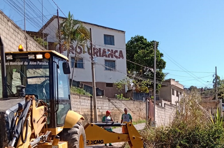 Iniciada as obras de construção do muro de contenção próximo ao Pró Criança no Morro do Cipó