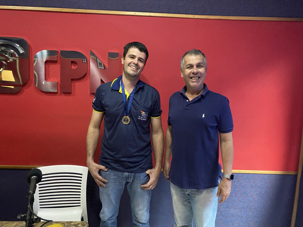 Jamapará Tintas é agraciada com o Prêmio Melhor do Ano, entregue na Rádio Cultura