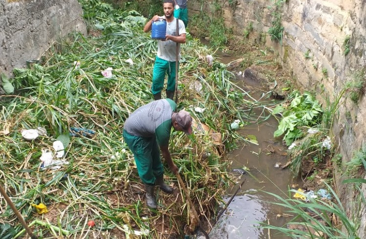 PREFEITURA SEGUE FAZENDO MANUTENÇÃO E LIMPEZA NA CIDADE