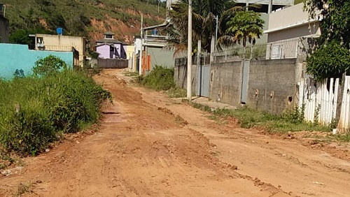 Secretaria de Obras prepara terreno para pavimentação do Santa Marta