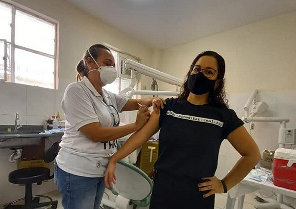 Servidores da Educação foram vacinados hoje contra Covid-19
