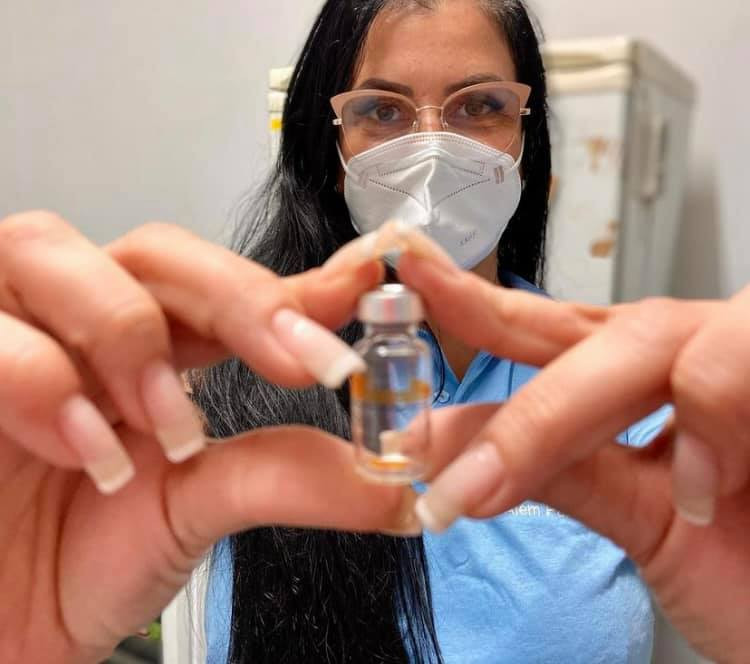 Amanhã tem drive thru de segundas doses para quem tomou a primeira em março