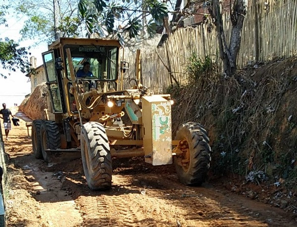 Começa o asfaltamento de ruas do Goiabal
