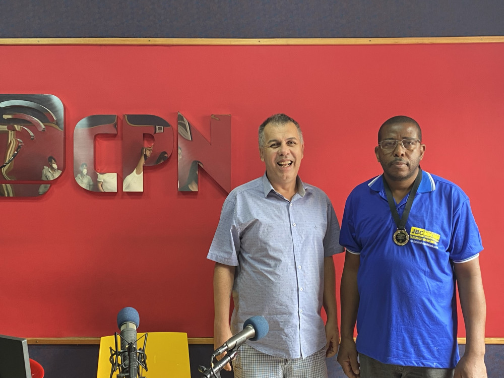 JBC Serralheria e Vidraçaria recebe Medalha como melhor do ano em seu segmento