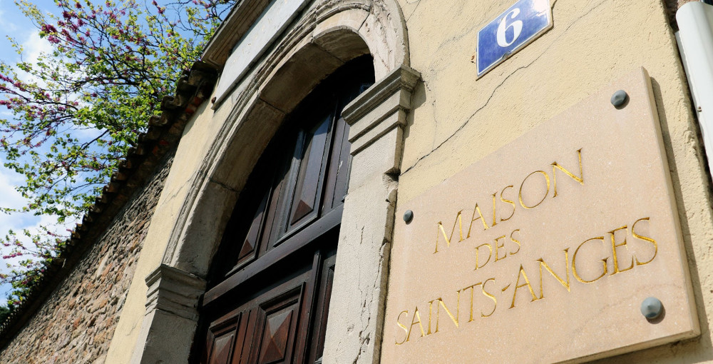 Religiosas dos Santos Anjos, na França, estão em quarentena. Idosa da casa da Congregação testou positivo para o novo Corona Vírus